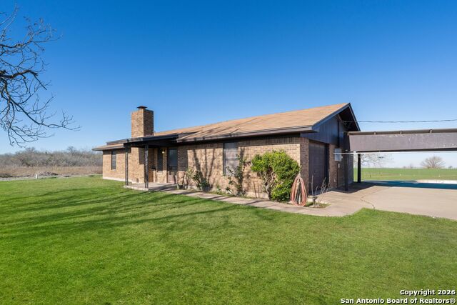 Listing photo id 3 for 19414 Lockwood