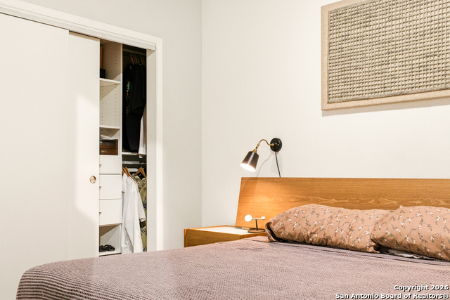 Image 15 of 31 For 1401 S Flores  110