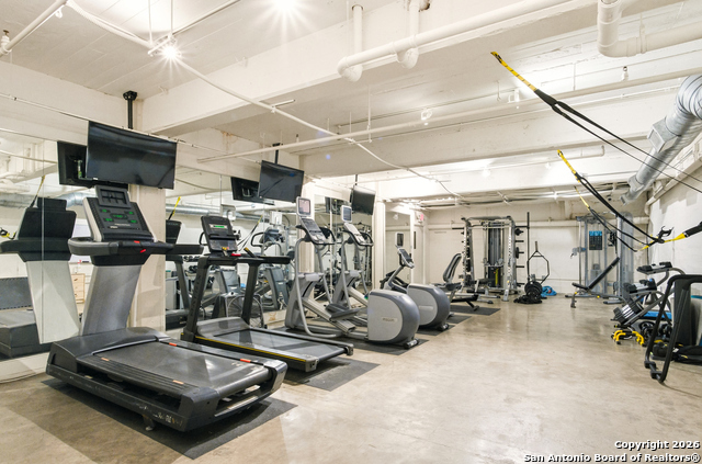 Image 28 of 31 For 1401 S Flores  110