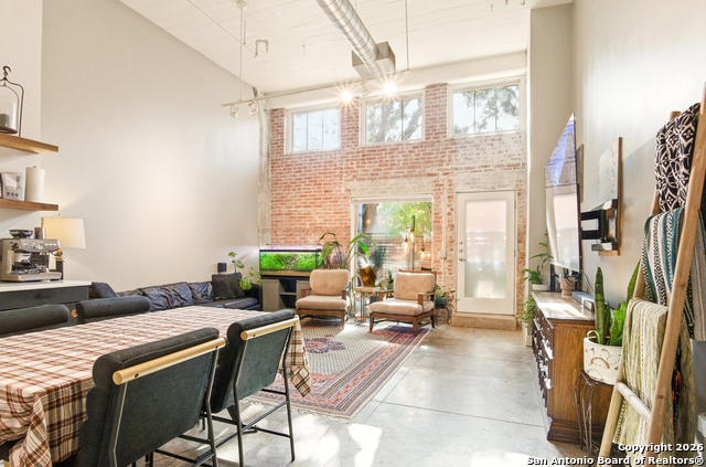 Image 7 of 31 For 1401 S Flores  110