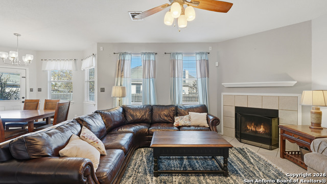 Listing photo id 11 for 2141 Warwick