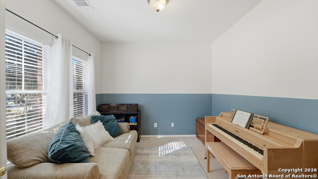 Listing photo id 0 for 2141 Warwick