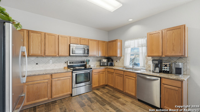 Listing photo id 5 for 2141 Warwick