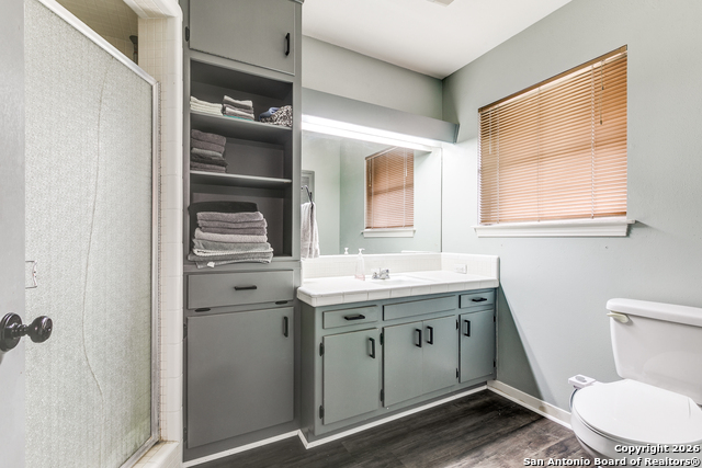 Listing photo id 14 for 3610 Larkhill