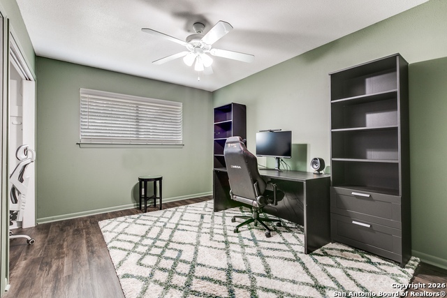 Listing photo id 19 for 3610 Larkhill