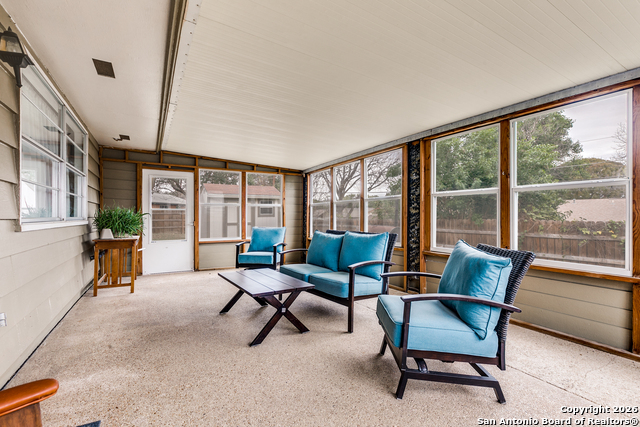 Listing photo id 21 for 3610 Larkhill