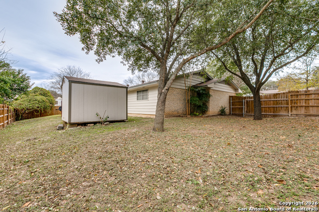 Listing photo id 23 for 3610 Larkhill