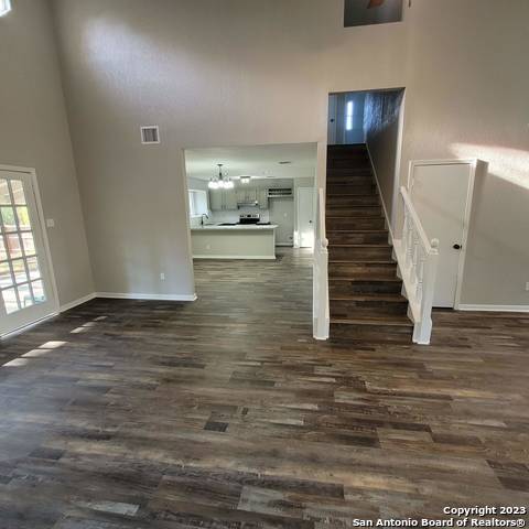 Image 8 of 38 For 14623 Highland Ridge