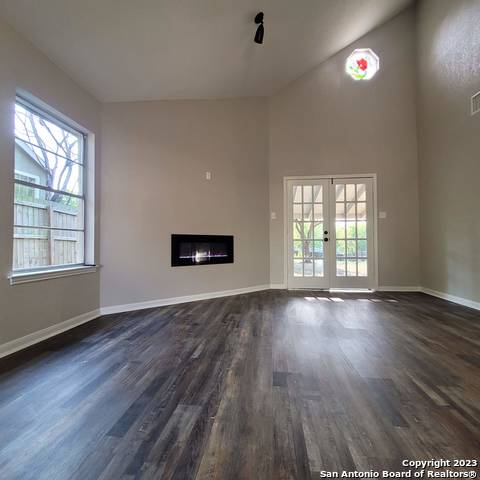 Image 9 of 38 For 14623 Highland Ridge