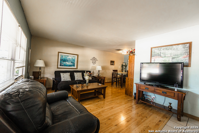 Image 6 of 19 For 4839 Newcome