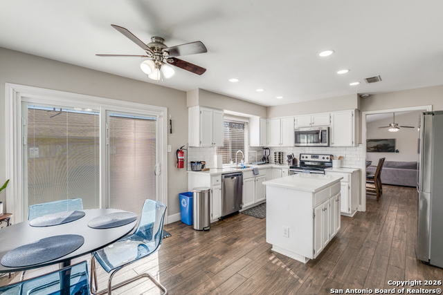 Image 7 of 22 For 201 Sunrise Canyon