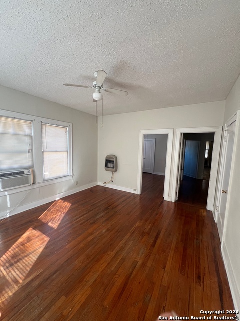 Image 3 of 9 For 1923 Kings Hwy W 4