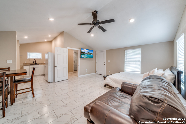 Image 11 of 41 For 811 Kings W