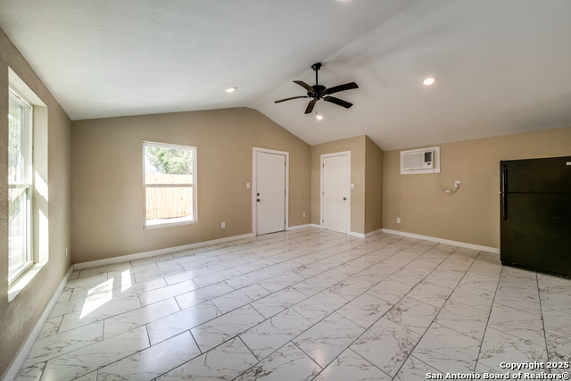 Image 22 of 41 For 811 Kings W