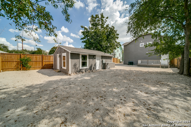 Image 37 of 41 For 811 Kings W