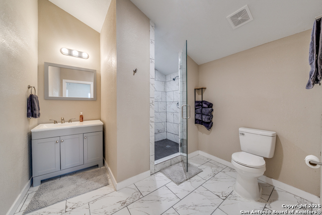 Image 40 of 41 For 811 Kings W