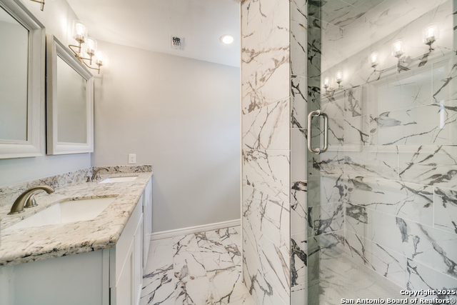 Image 31 of 41 For 811 Kings W