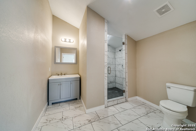 Image 34 of 41 For 811 Kings W