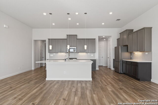 Listing photo id 8 for 1518 Passmore Downs