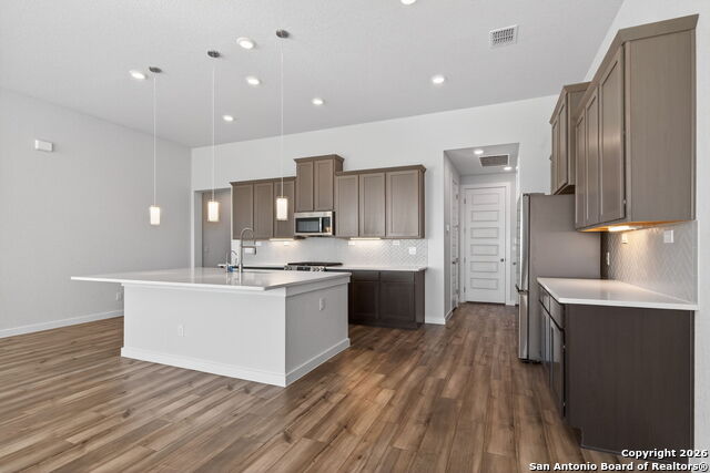 Listing photo id 9 for 1518 Passmore Downs