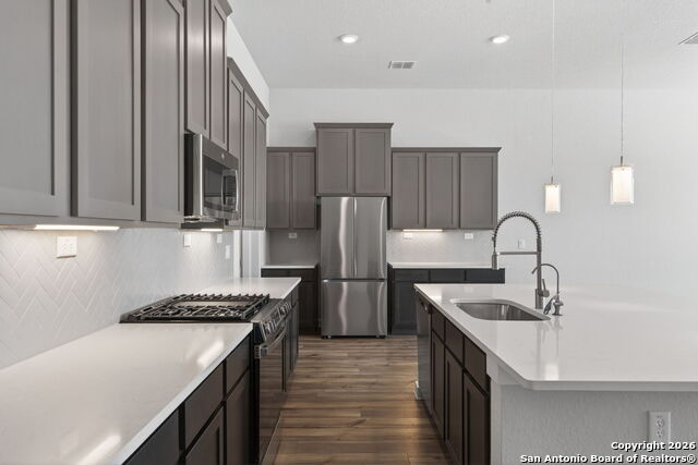 Listing photo id 10 for 1518 Passmore Downs