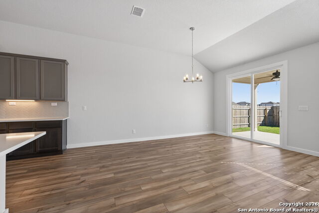 Listing photo id 11 for 1518 Passmore Downs