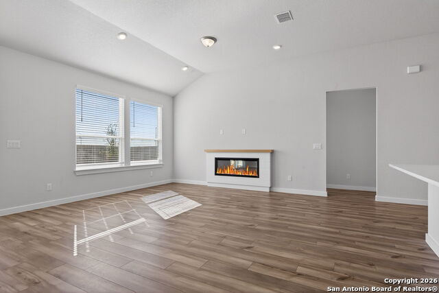 Listing photo id 5 for 1518 Passmore Downs