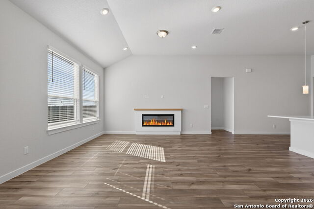 Listing photo id 6 for 1518 Passmore Downs