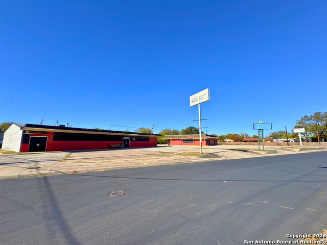 Image 15 of 28 For 3 Properties Off S General Mcmullen Dr