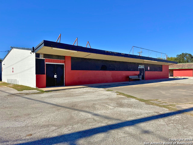 Image 24 of 28 For 3 Properties Off S General Mcmullen Dr