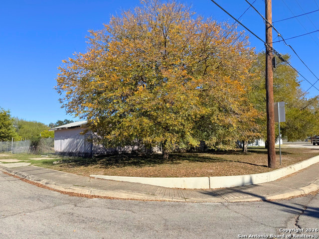 Image 27 of 28 For 3 Properties Off S General Mcmullen Dr