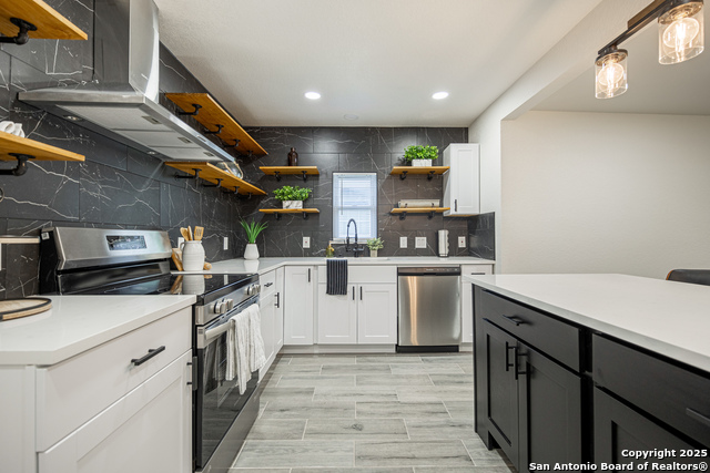 Image 11 of 34 For 123 Marchmont