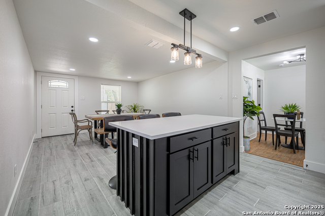 Image 16 of 34 For 123 Marchmont