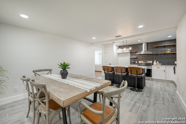 Image 17 of 34 For 123 Marchmont