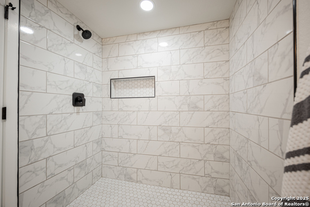 Image 24 of 34 For 123 Marchmont