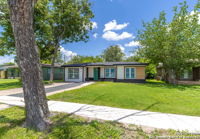 Image 3 of 34 For 123 Marchmont