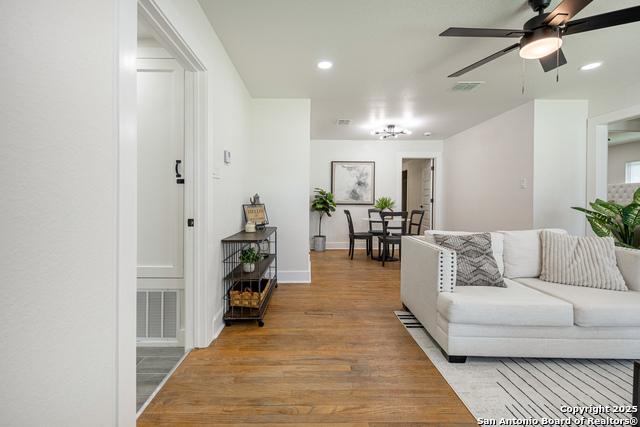 Image 9 of 34 For 123 Marchmont