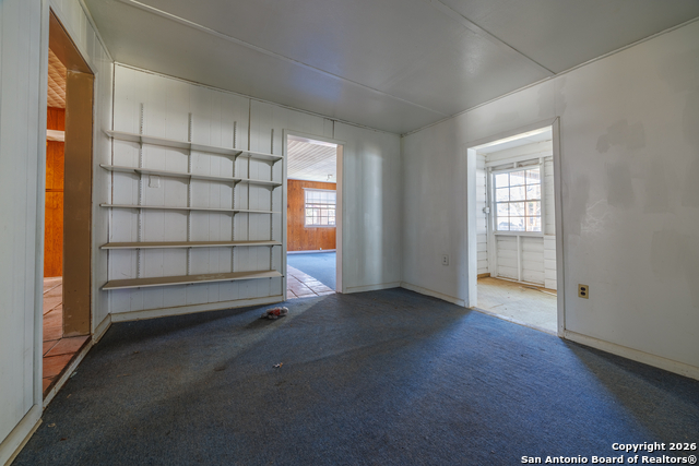 Image 11 of 17 For 755 Linda Lou