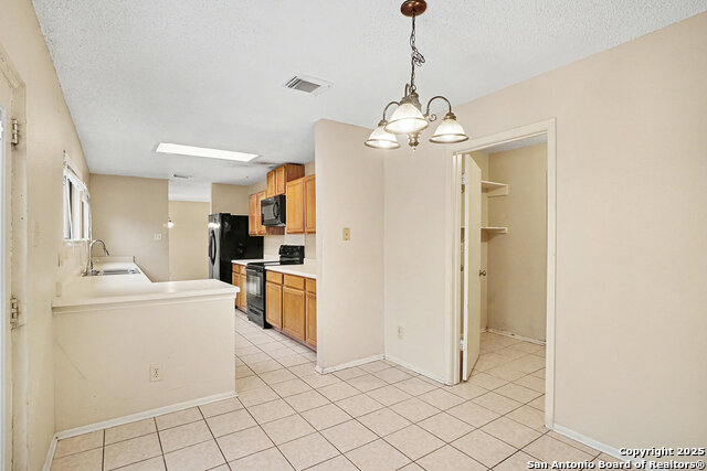 Image 6 of 15 For 6906 Congressional