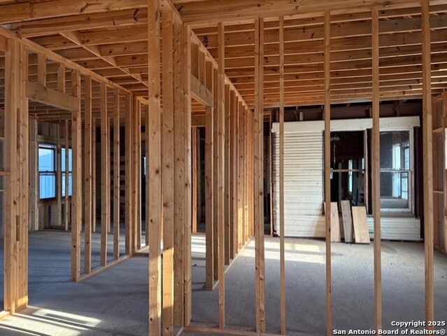 Image 6 of 17 For 717 Euclid E