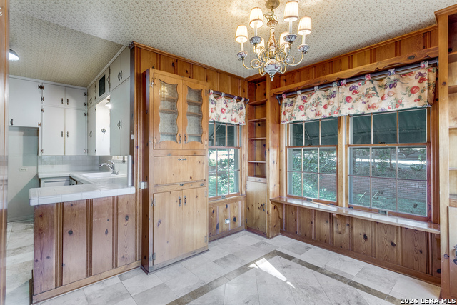 Listing photo id 10 for 131 Mary D  