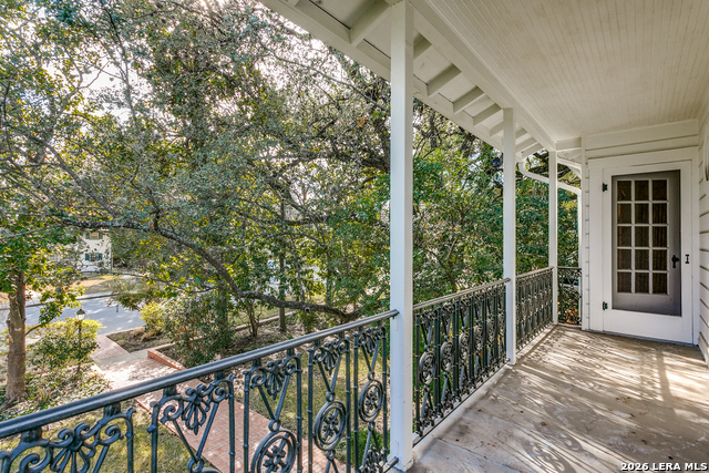 Listing photo id 19 for 131 Mary D  