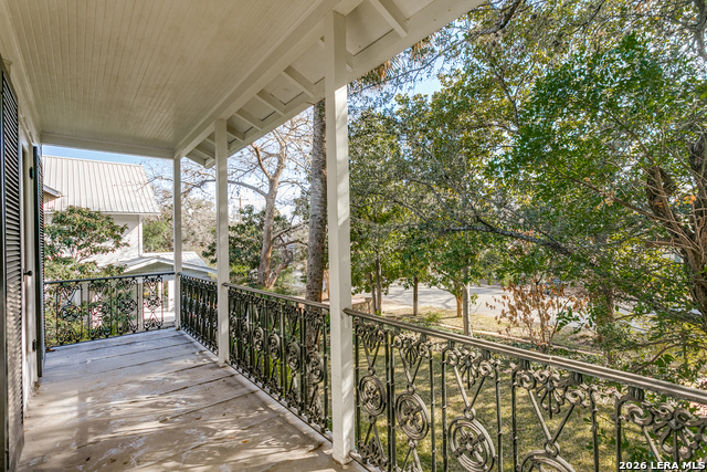 Listing photo id 20 for 131 Mary D  