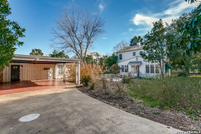 Listing photo id 21 for 131 Mary D  