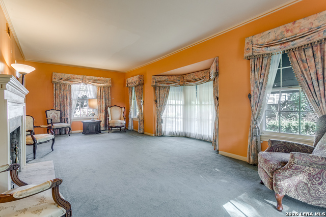 Listing photo id 3 for 131 Mary D  