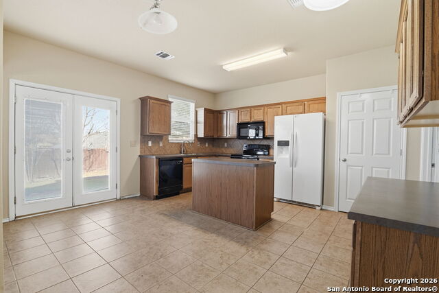 Image 5 of 21 For 6239 Post  