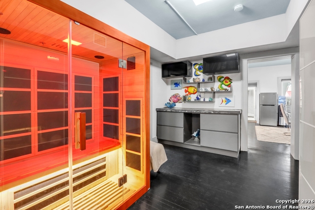 Image 11 of 42 For 503 Austin S