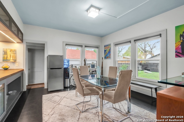 Image 13 of 42 For 503 Austin S