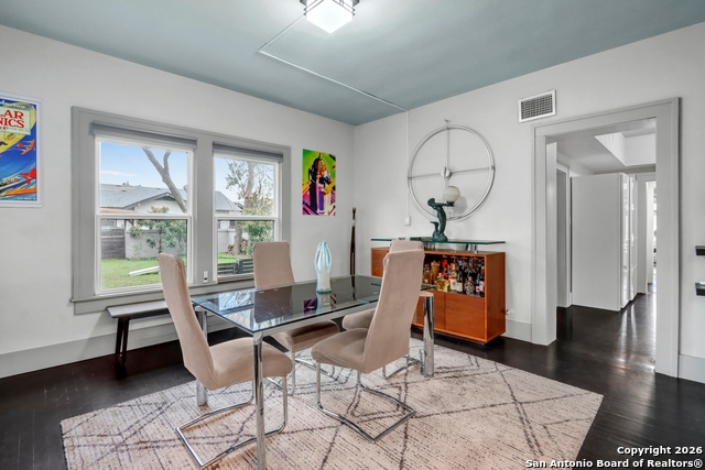 Image 14 of 42 For 503 Austin S