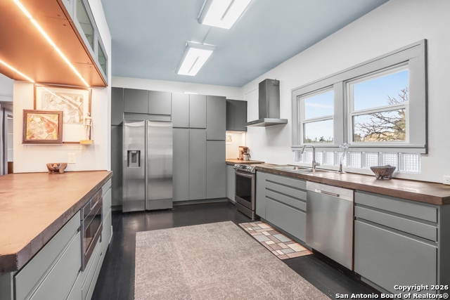 Image 16 of 42 For 503 Austin S